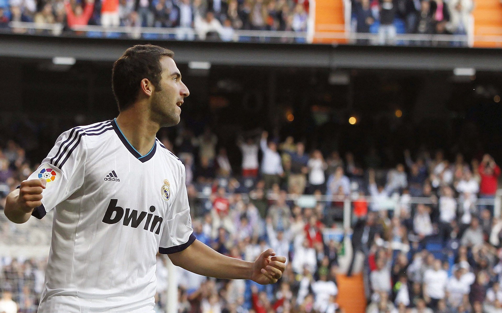 勇士队球员接受公开访问 呈现球场外风采，勇士队球员简介